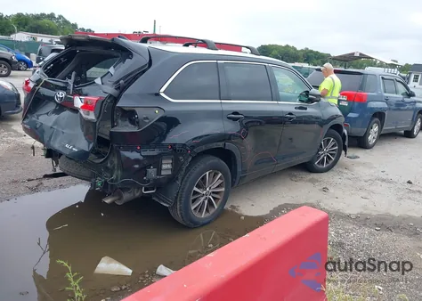 2018 Toyota Highlander Xle from USA, damaged, VIN 5TDJZRFH2JS529573